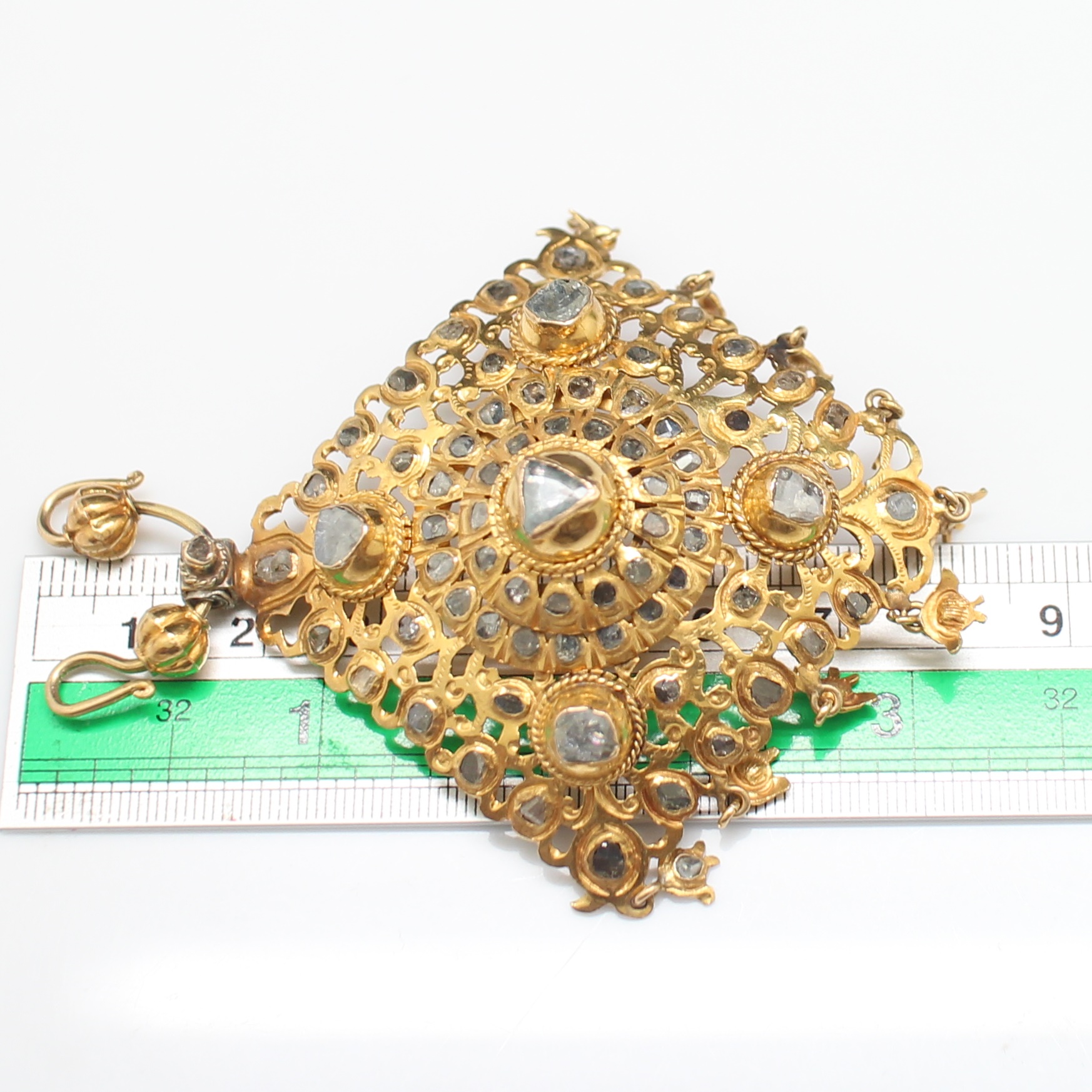 PD25099 จี้เพชรซีกฉลุลาย 5 ยอด ตุ้งติ้ง ทองแท้ 90% นน.รวม 30.9 กรัม