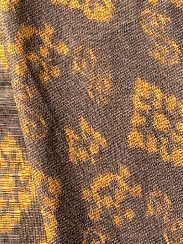 ซิ่น ผ้าไหมมัดหมี่ 3ตะกอ ขนาด 1x2 เมตร ลายดอกรักราชกัญญา สีน้ำตาลทอง รหัส PCS-NY-11226827