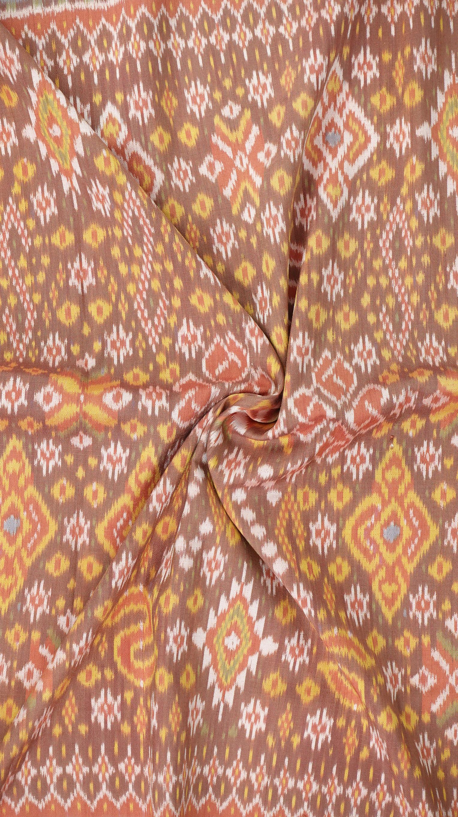 ซิ่น ผ้าไหมมัดหมี่ สีธรรมชาติ 3ตะกอ ทอเหยียบเหาะ มีหน้านาง ชายครุย ขนาด1x2เมตร ลายพระราชฐาร สีน้ำตาล รหัส M3P-33-0224689