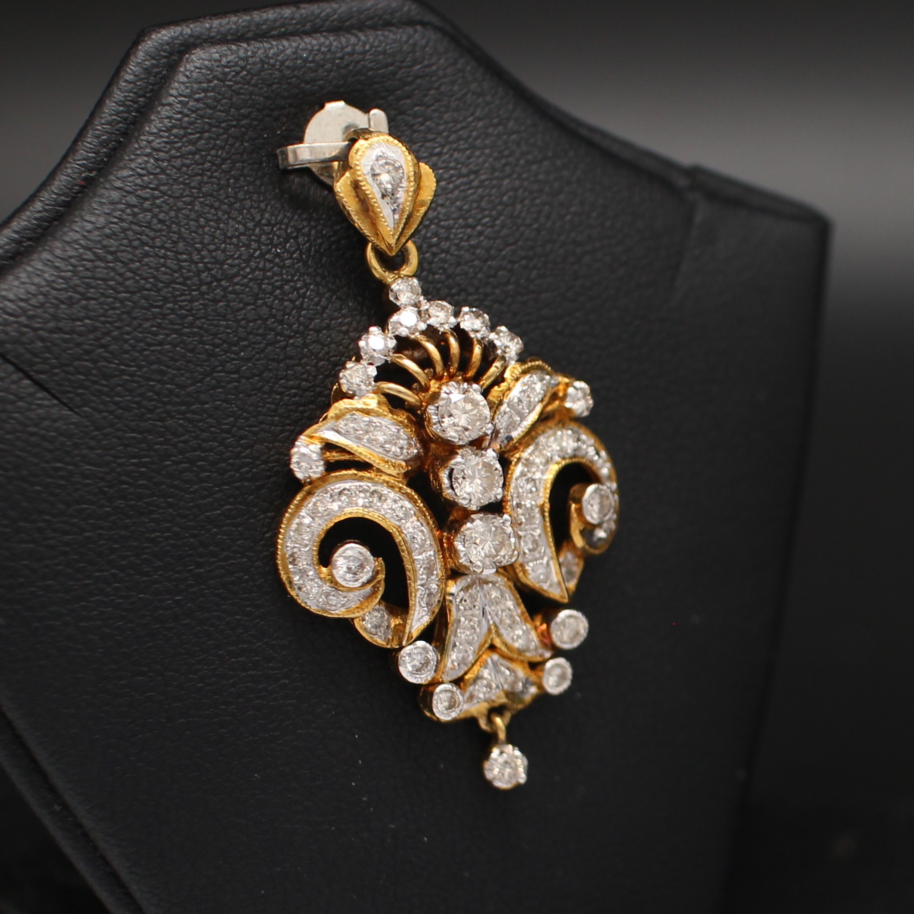 PD25019 จี้เพชรตุ้งติ้ง เพชรแท้ 58 เม็ด 1.20 กะรัต ทองแท้ 18k นน.รวม 7.3 กรัม งานสวย หวาน