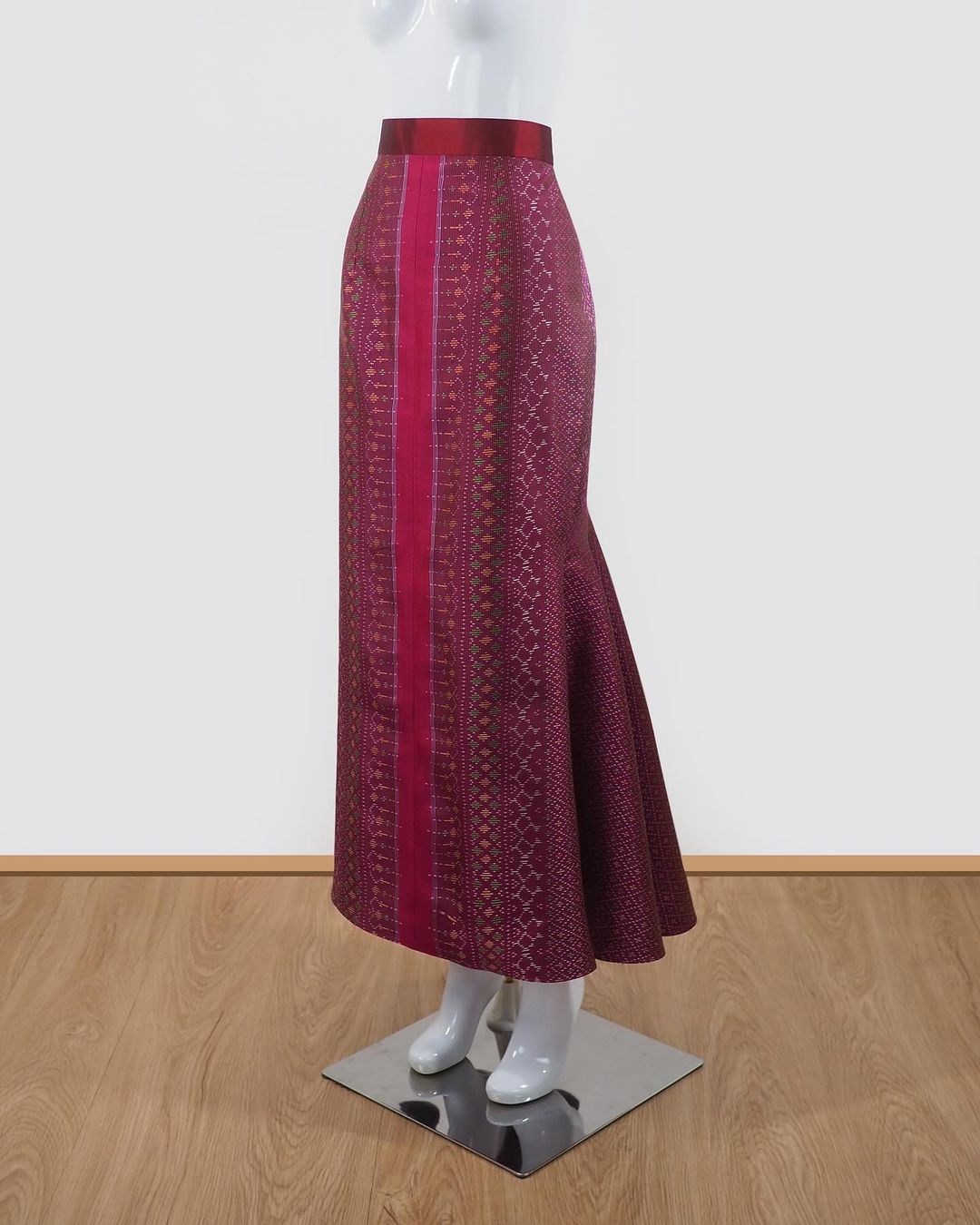 สั่งตัดเย็บกระโปรงผ้าไหม (ไม่รวมผ้า) รหัส CUT-51-121266