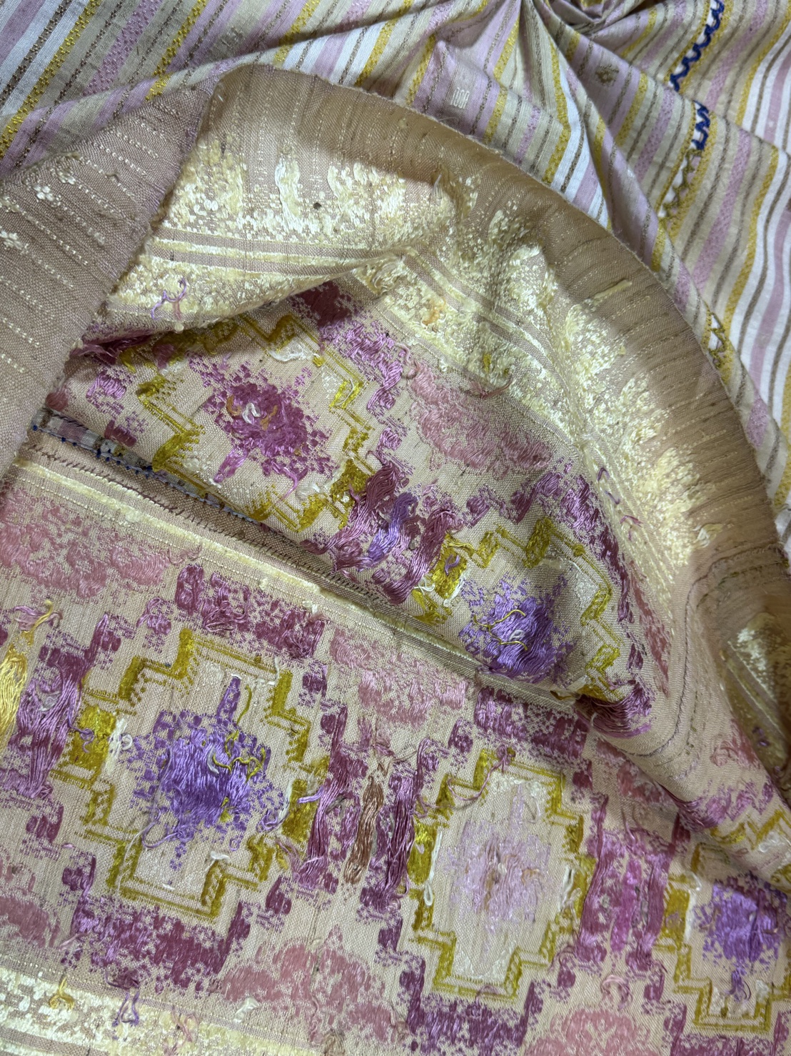 ซิ่นจกขิดไหม ขนาด1x2เมตร สีครีม รหัส R4F-155-1204682