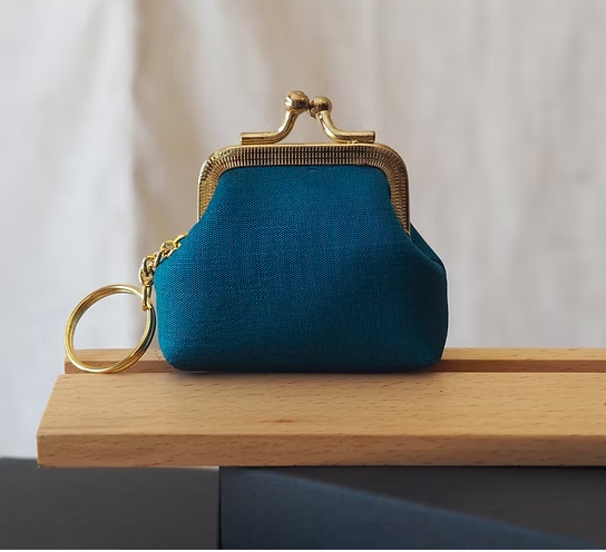 กระเป๋าสตางค์ ใส่เหรียญ ขนาด 7x7x2.5cm. สีน้ำเงินคราม GL-CT-103457