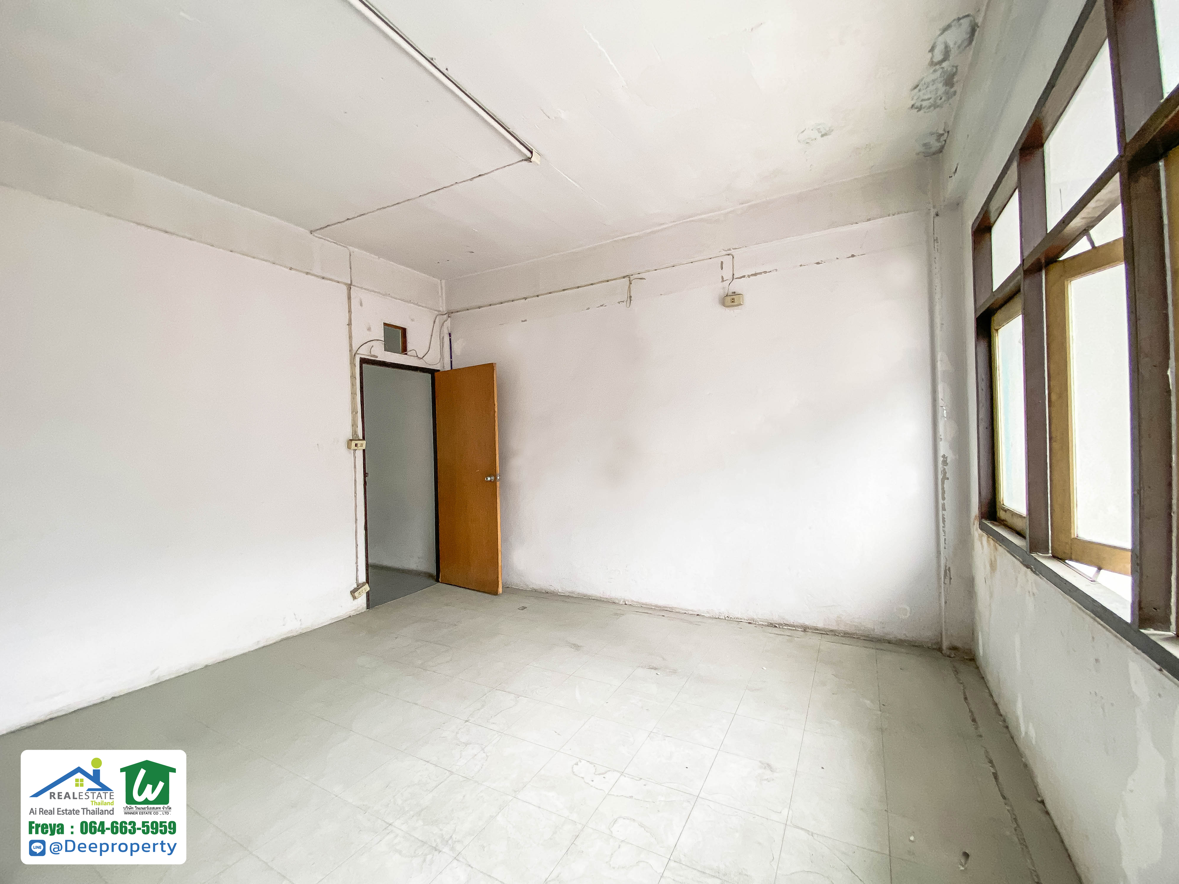 💵ขายถูก‼ ตึกแถว อาคารพาณิชย์ 4.5 ชั้น รวมดาดฟ้า ติดแยกเหม่งจ๋าย รัชดา ห้วยขวาง เหมาะซื้อเพื่อรีโนเวทขาย ปล่อยเช่า หรือ เปิดทำธุรกิจ คืนทุนเร็ว