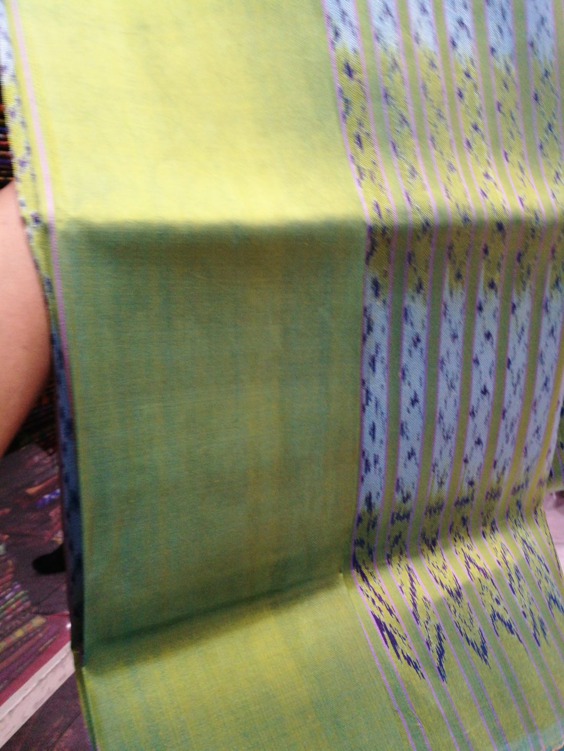 (ผ้าชุด)ไหมมัดหมี่ 3ตะกอ ไหมแท้ (ผ้าลาย 2หลา+สีพื้น2หลา) สีเขียวทอง รหัส M3-NY11156611