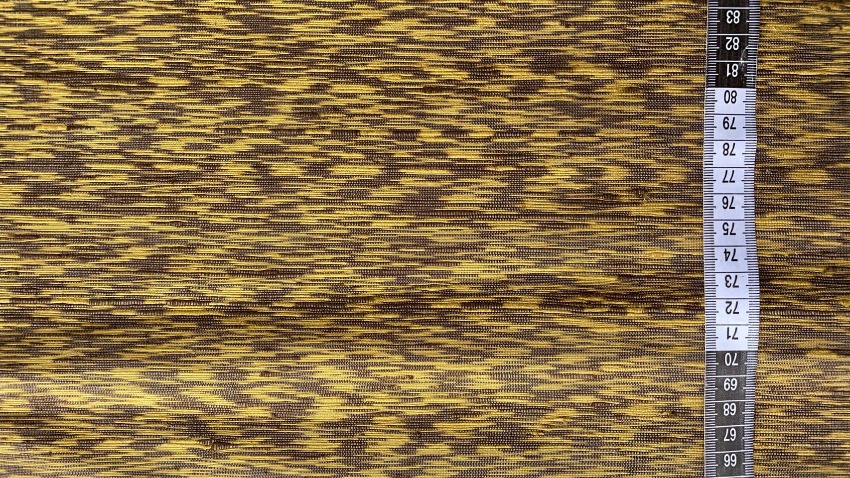 ผ้าไหมลายพิเศษ มัดหมี่เนื้อหนา ไหมแท้ ลายพร่างพรม สีเหลืองสลับสีน้ำตาล ตัดขายเป็นเมตร รหัส MMFZ-NY-SKU-44320