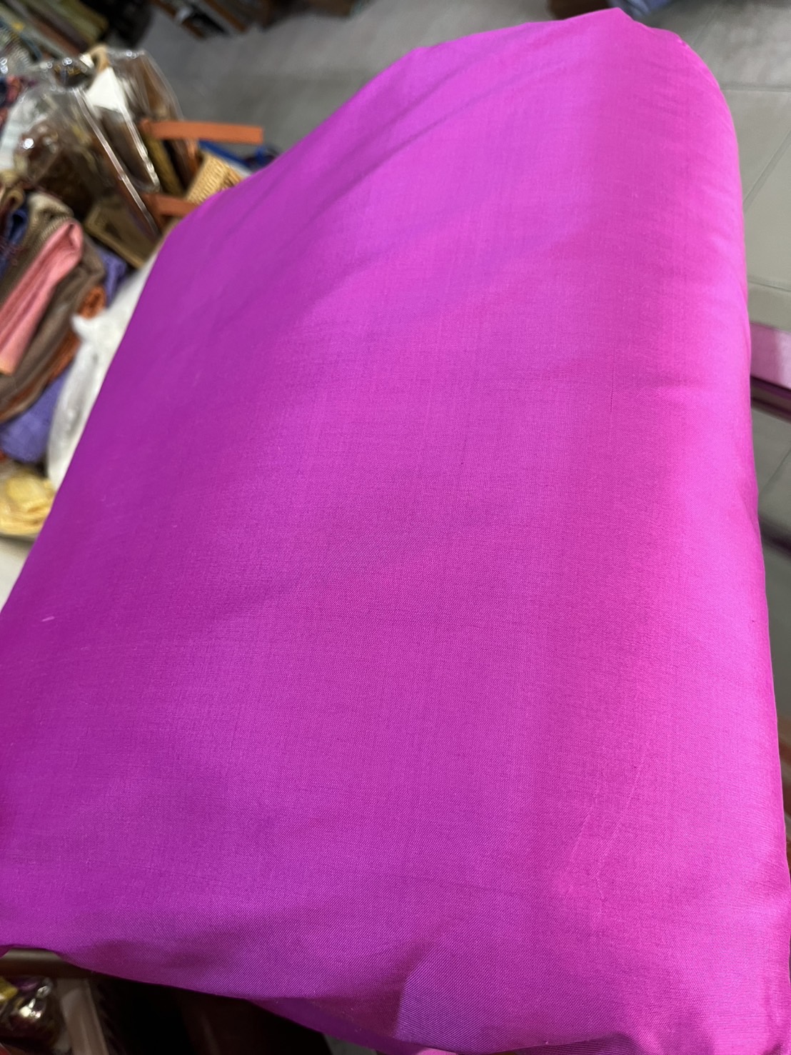 ผ้าไหมสีพื้น เนื้อเรียบ ไหมแท้ 2เส้น สีชมพู (ราคาต่อหลา) รหัส C-NY-SKU-36175