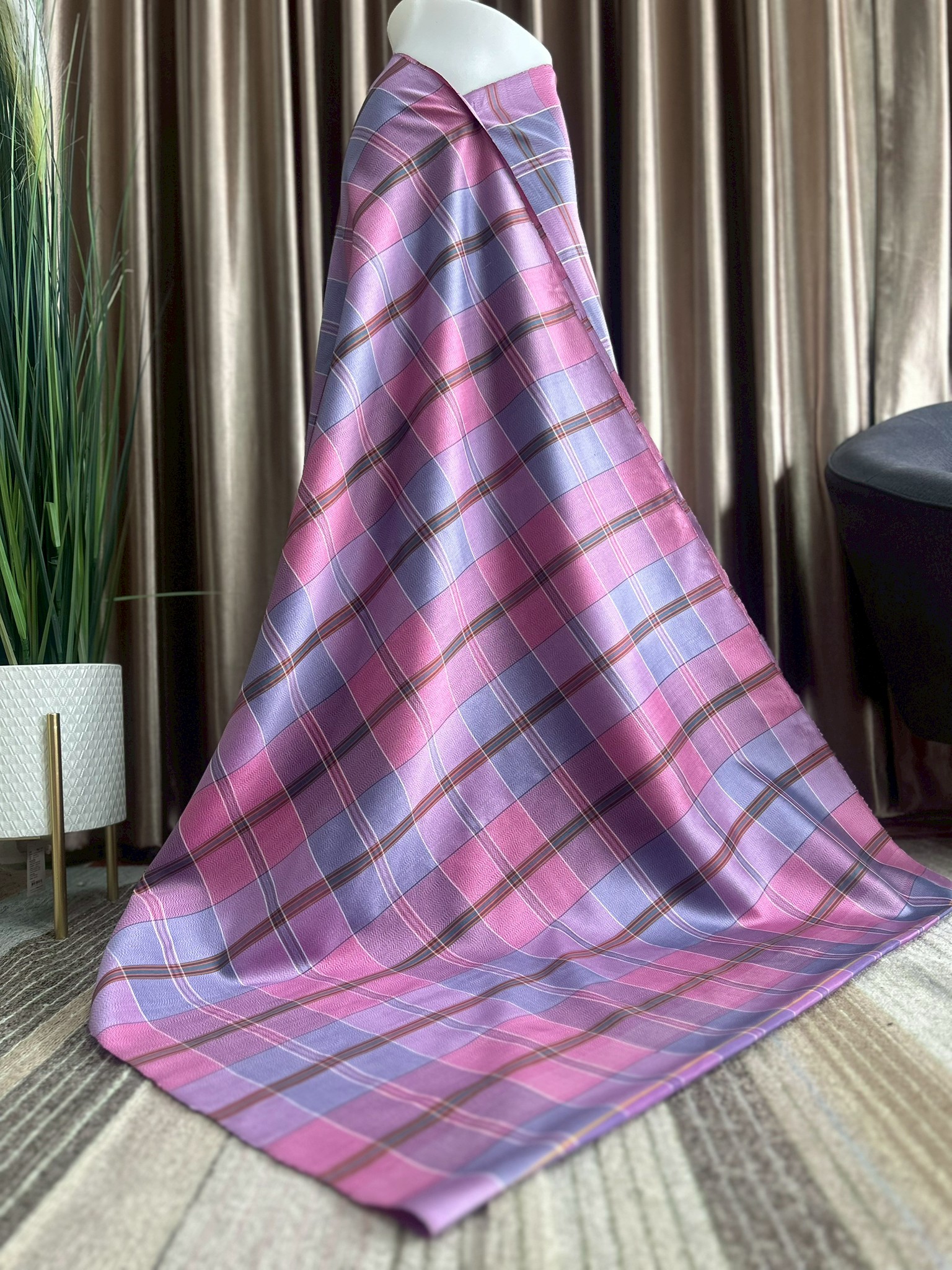 ผ้าไหมโสร่ง ลายหางกระรอก สีชมพูม่วงอ่อน รหัส R1B-PK-1121684