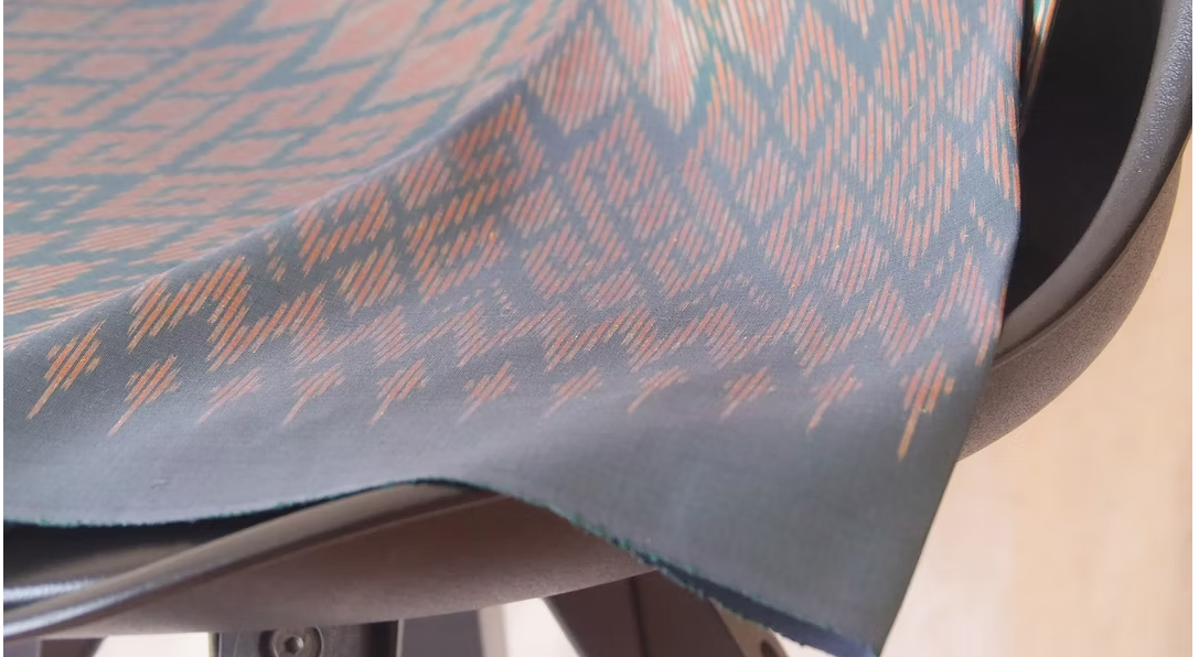 ซิ่น ผ้าไหมมัดหมี่ ไหมบ้าน ขนาด 1x2หลา พื้นสีเขียว รหัส CISP-CT-102474