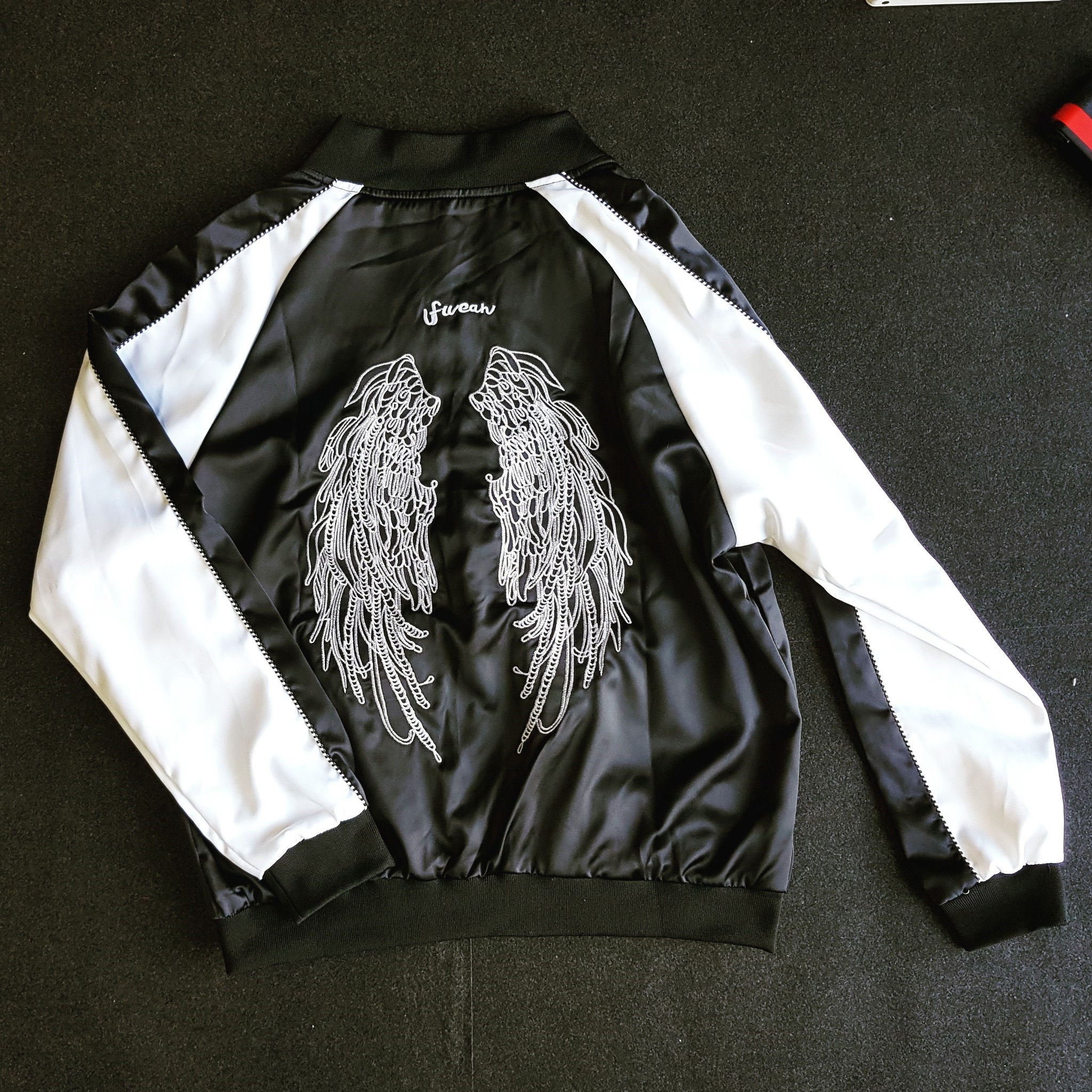 เสื้อคลุม ลายปัก