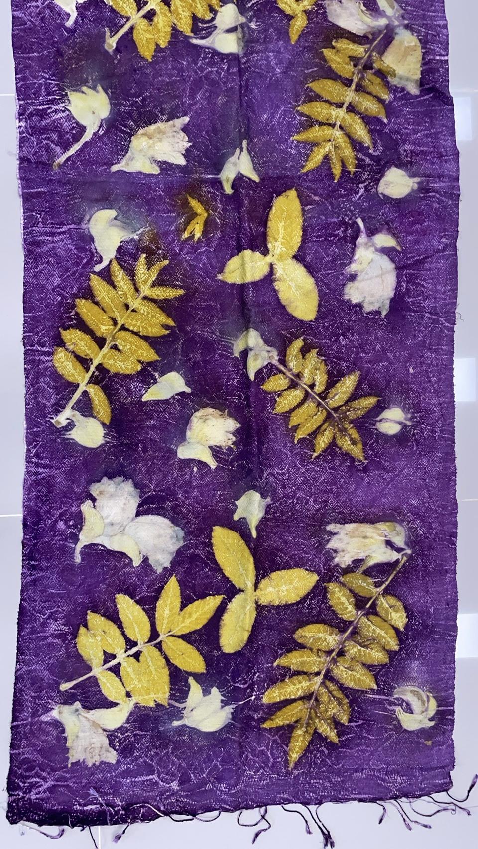 ผ้าคลุมไหล่ผ้าไหม Eco print เนื้อยกดอก มีชายครุย ขนาด 60x180ซม. สีม่วง รหัส ECO-82-1114683