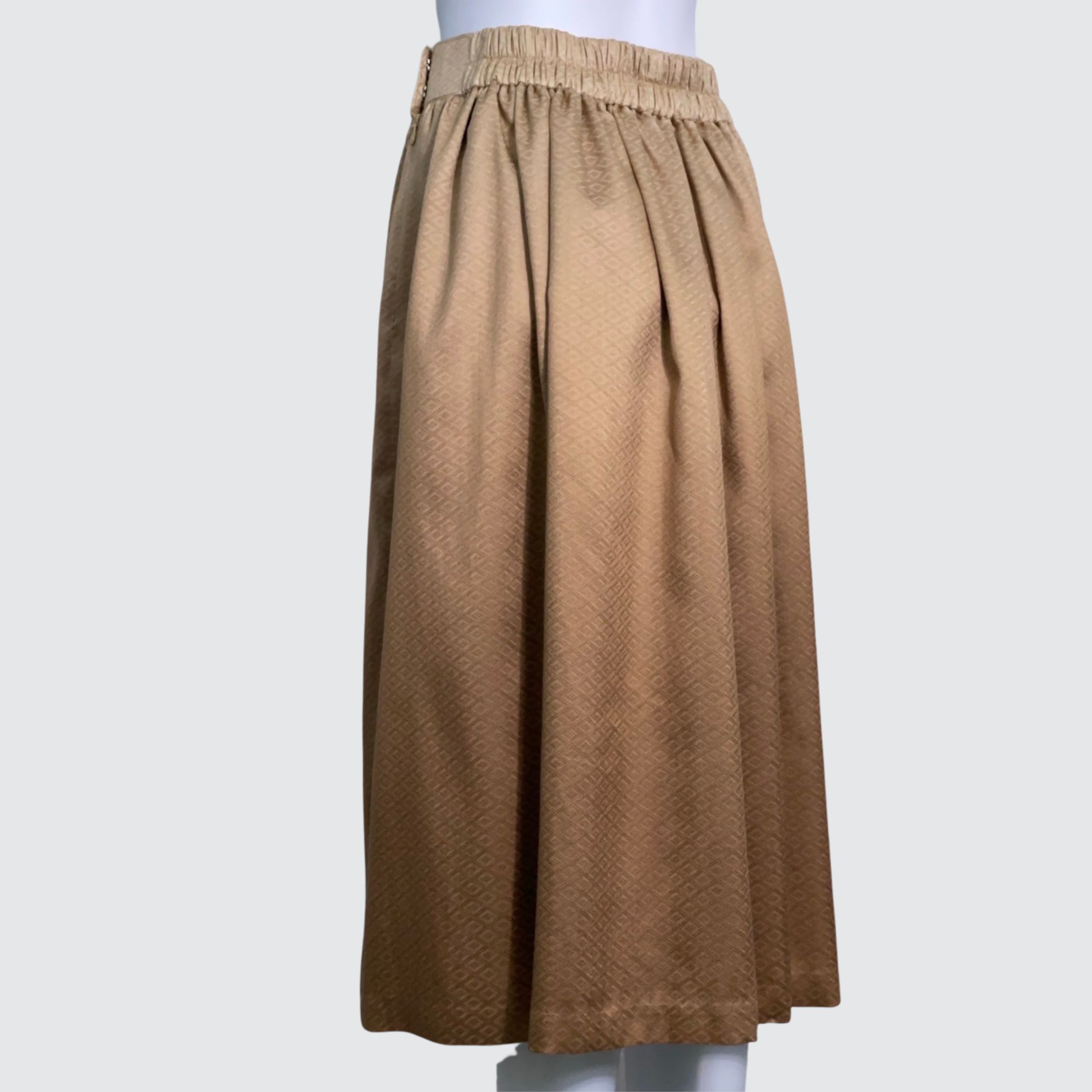 สั่งตัดเย็บ กระโปรงจับจีบตามแบบ ไม่อัดผ้ากาว ใส่ซับใน (ไม่รวมผ้า) รหัส CUT-ARW