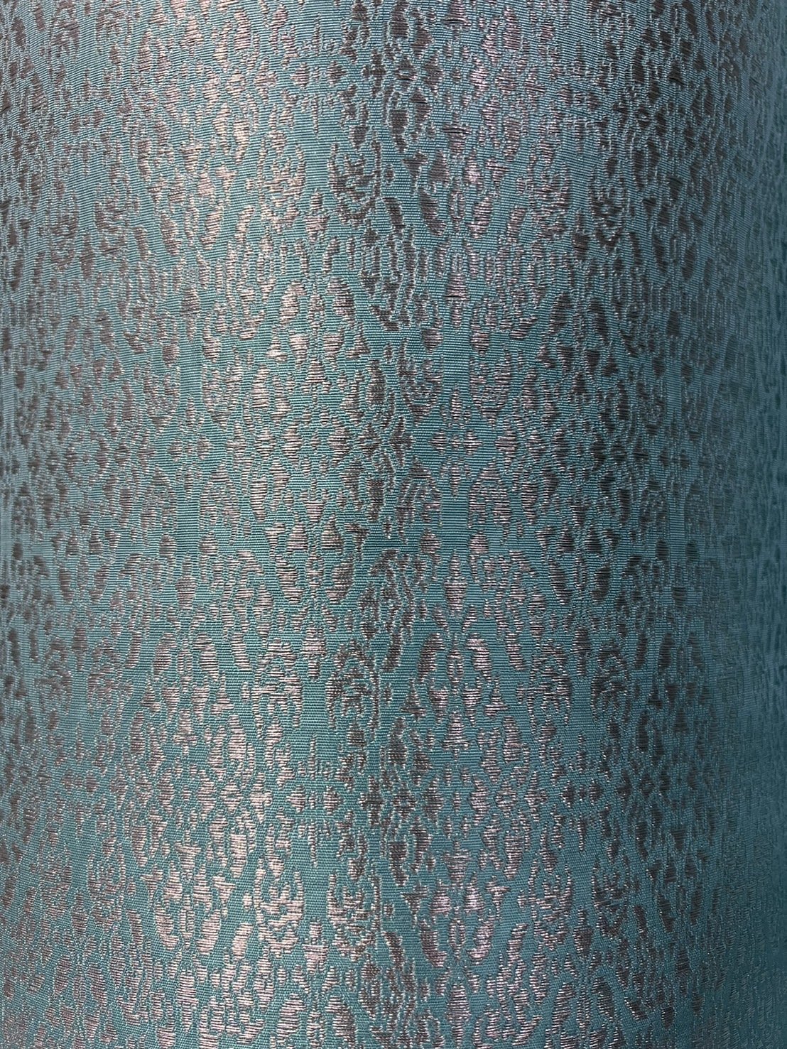 (ผ้าชุด)ผ้าไหมยกดอกลำพูน เกาะเชิงดิ้นเงิน ขนาด 1.02x4.30เมตร ลายอินเดียประยุกต์ พื้นสีฟ้า รหัส N90-29-TR0477