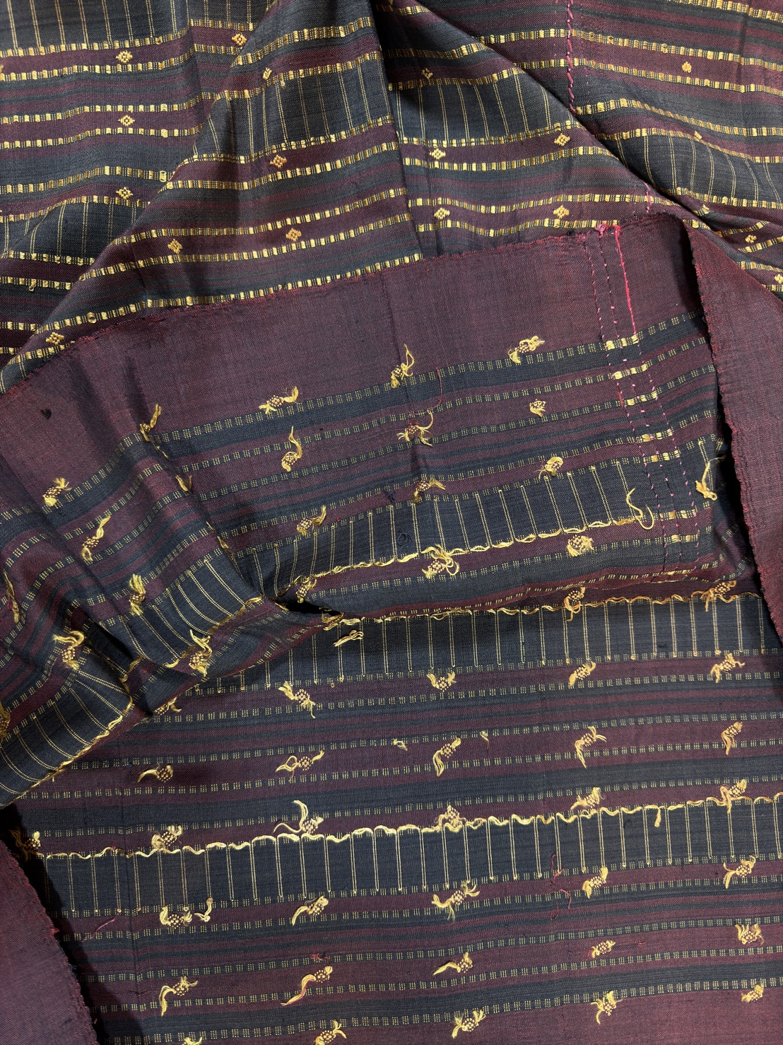 ซิ่นจกขิดไหม ขนาด1x2เมตร สีดำ รหัส R4F-155-1204681