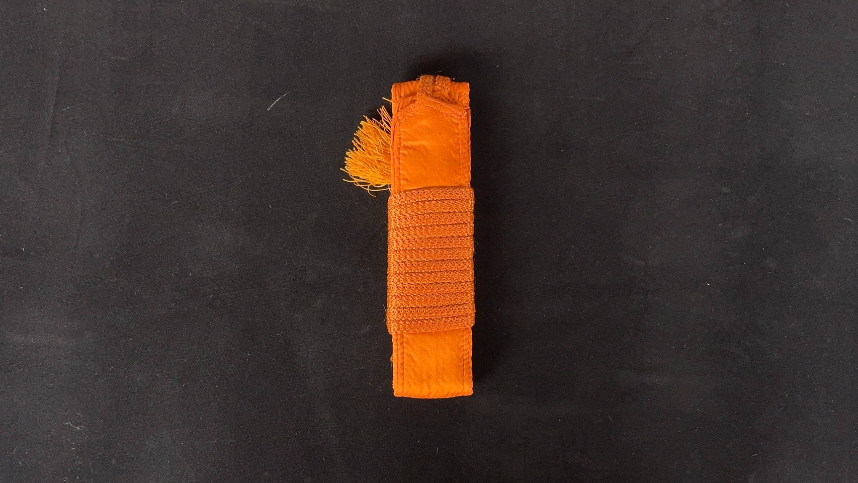 ชุดไตรไหมแท้ 9 ขันธ์ พร้อมอัฐบริขารและเครื่องใช้ครบชุด