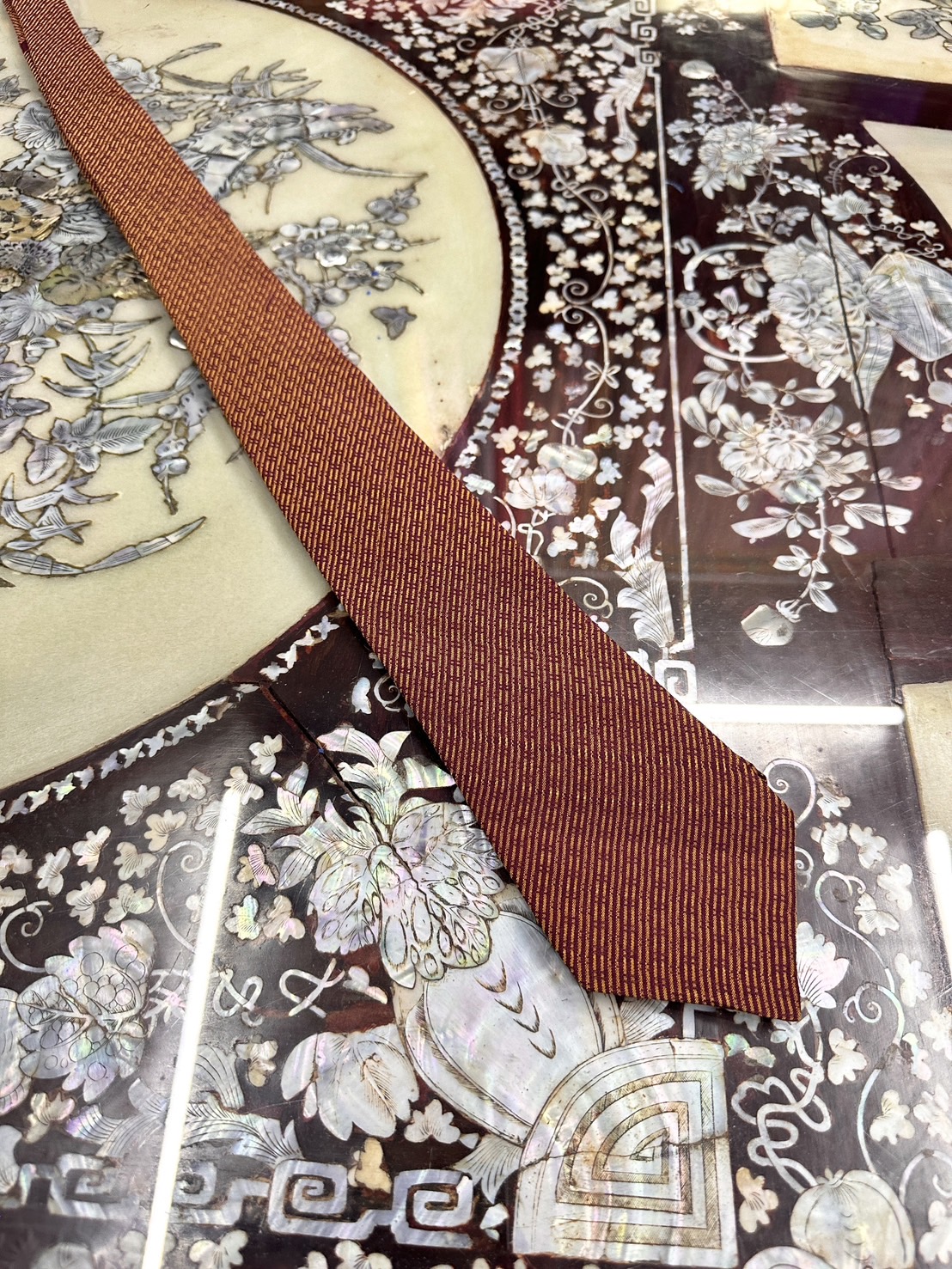 เนคไทผ้าไหม ลายพื้นเมือง ลายราชวัตร ขนาดกว้าง 3.5นิ้ว สีน้ำตาล ND-ST-090467161