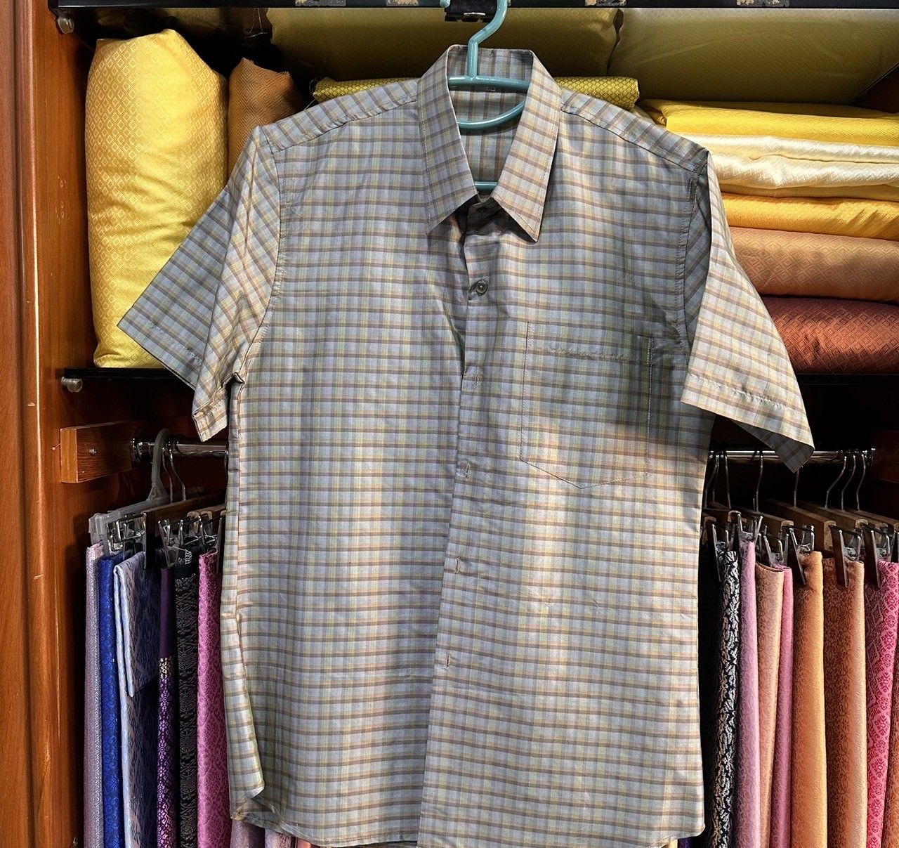 เสื้อสูทคอพระราชทาน แขนสั้น ผ้าไหมลายสก็อต ไหมแท้ Size M รหัส DK-AA-0116681