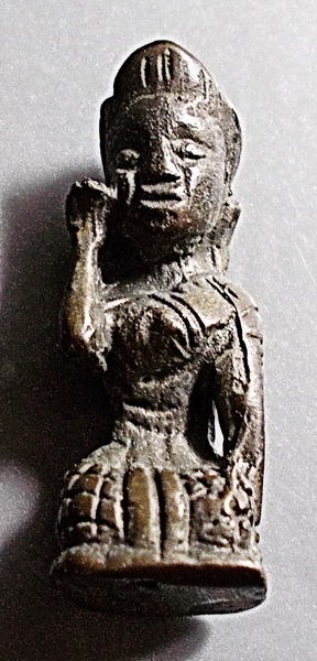 แม่นางกวัก เนื้อสัมฤทธิเก่า ขนาดห้อยบูชา