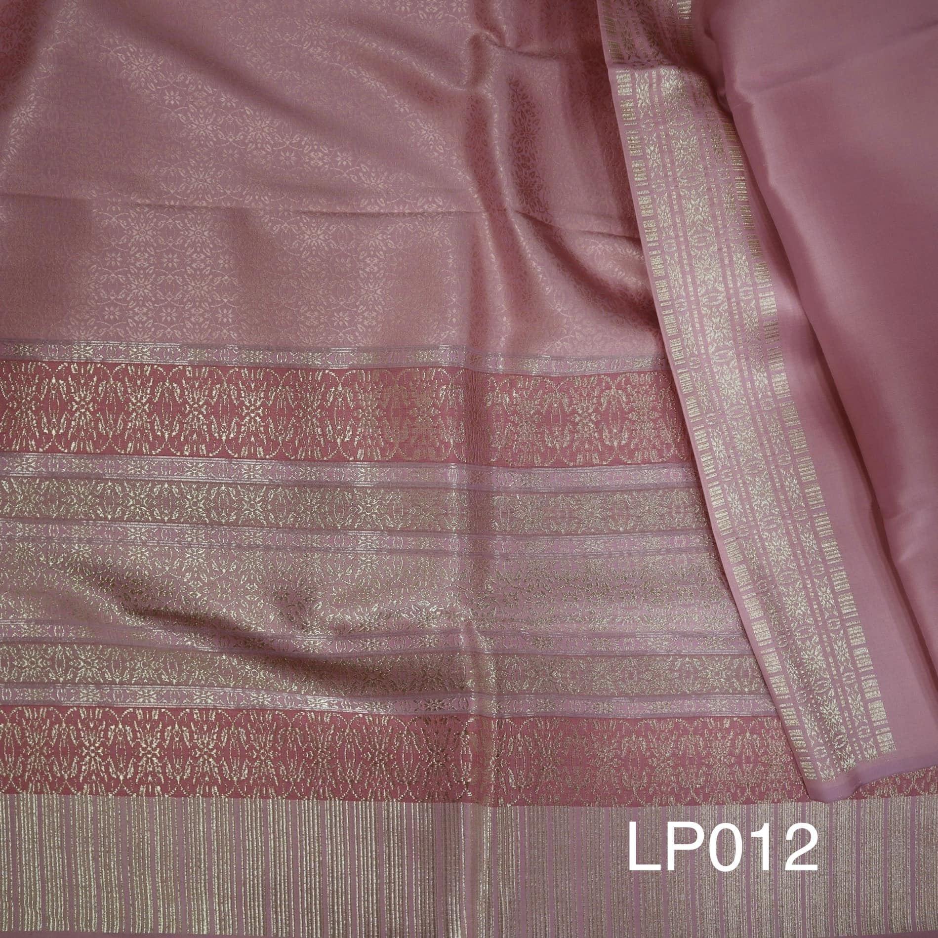 (ผ้าชุด) ผ้าไหมยกดอกลำพูน (สีพื้น 2เมตร+ลาย 2.4เมตร) สีชมพู รหัส N90-AA-LP012