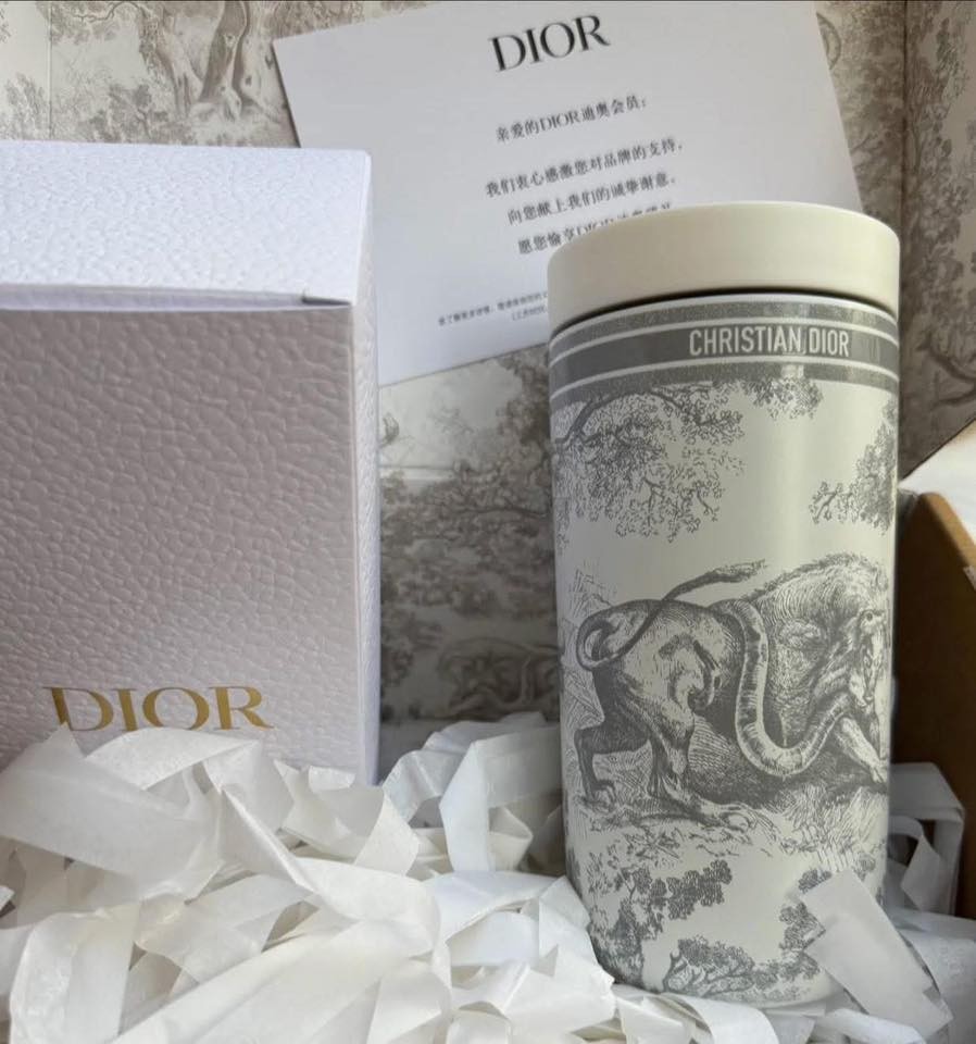 Dior Platinum Birthday Gift Temperature Control Tumbler พร้อมถุง และกล่องDior แก้วน้ำ