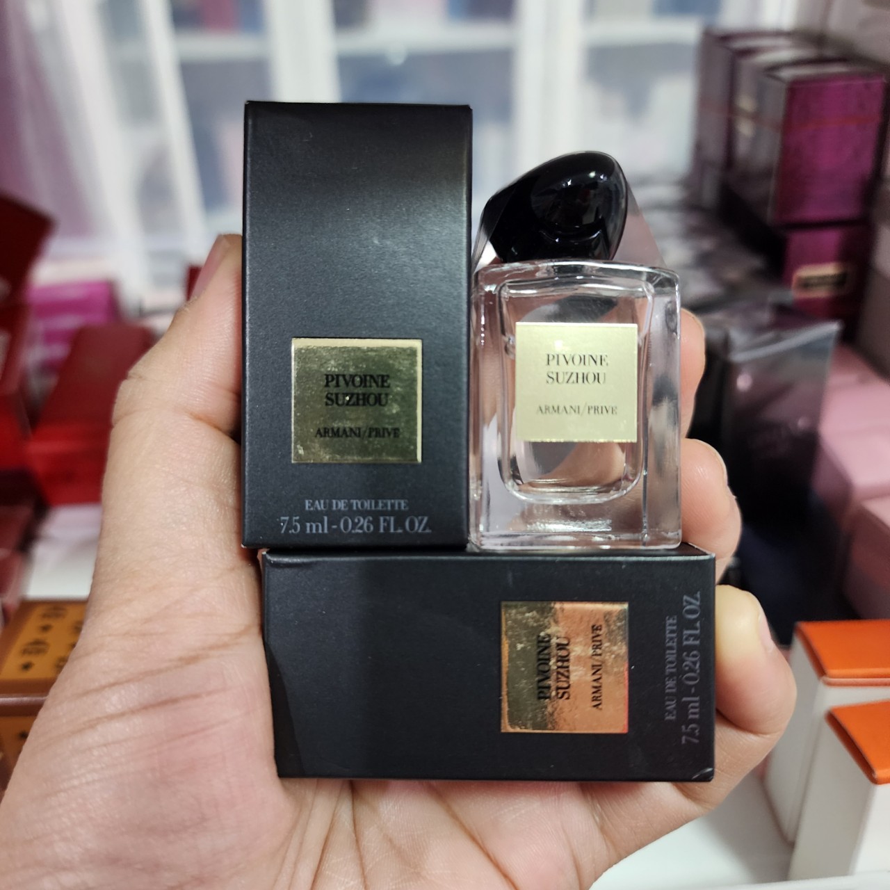 น้ำหอมจิ๋วมินิ Giorgio Armani Prive Pivoine Suzhou EDT 7.5ml แบบแต้มมีกล่อง ( Mini Perfume น้ำหอมขนาดพกพา) น้ำหอมจิ๋วมินิ ขวดน่ารัก ตั้งโชว์ก็สวย พกพาก็สะดวก หัวแต้มตามจุดชีพจร
