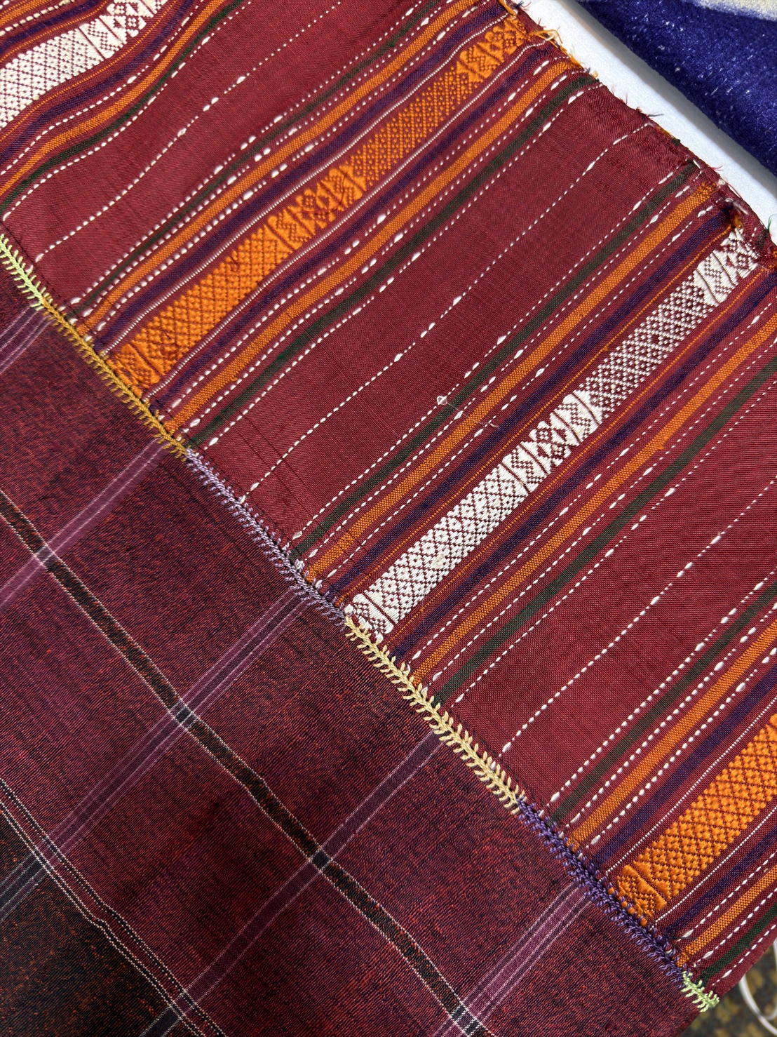 โสร่งโบราณ ขิดไหม ขนาด1x2เมตร สีแดง รหัส R4F-155-12468153