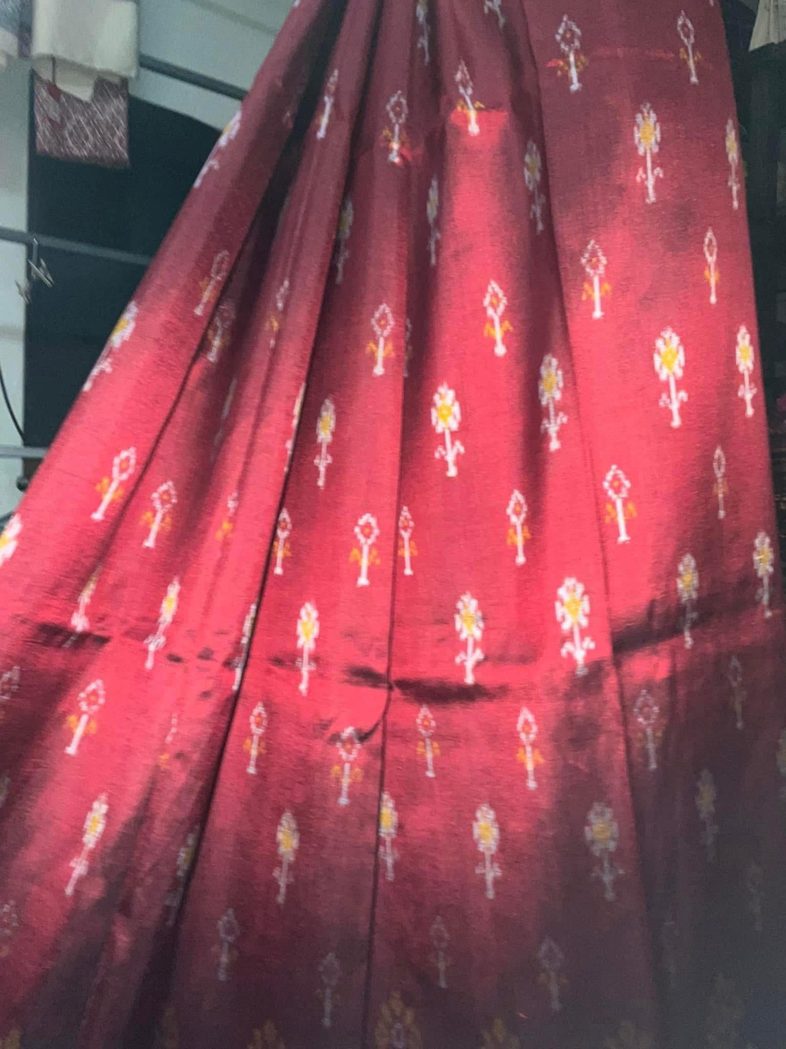 ซิ่น ไหมมัดหมี่ ผ้าปาโตล่า ขนาด 118x200ซม. พื้นสีแดงเชิงเหลือง รหัส N9-SIL-051768A9