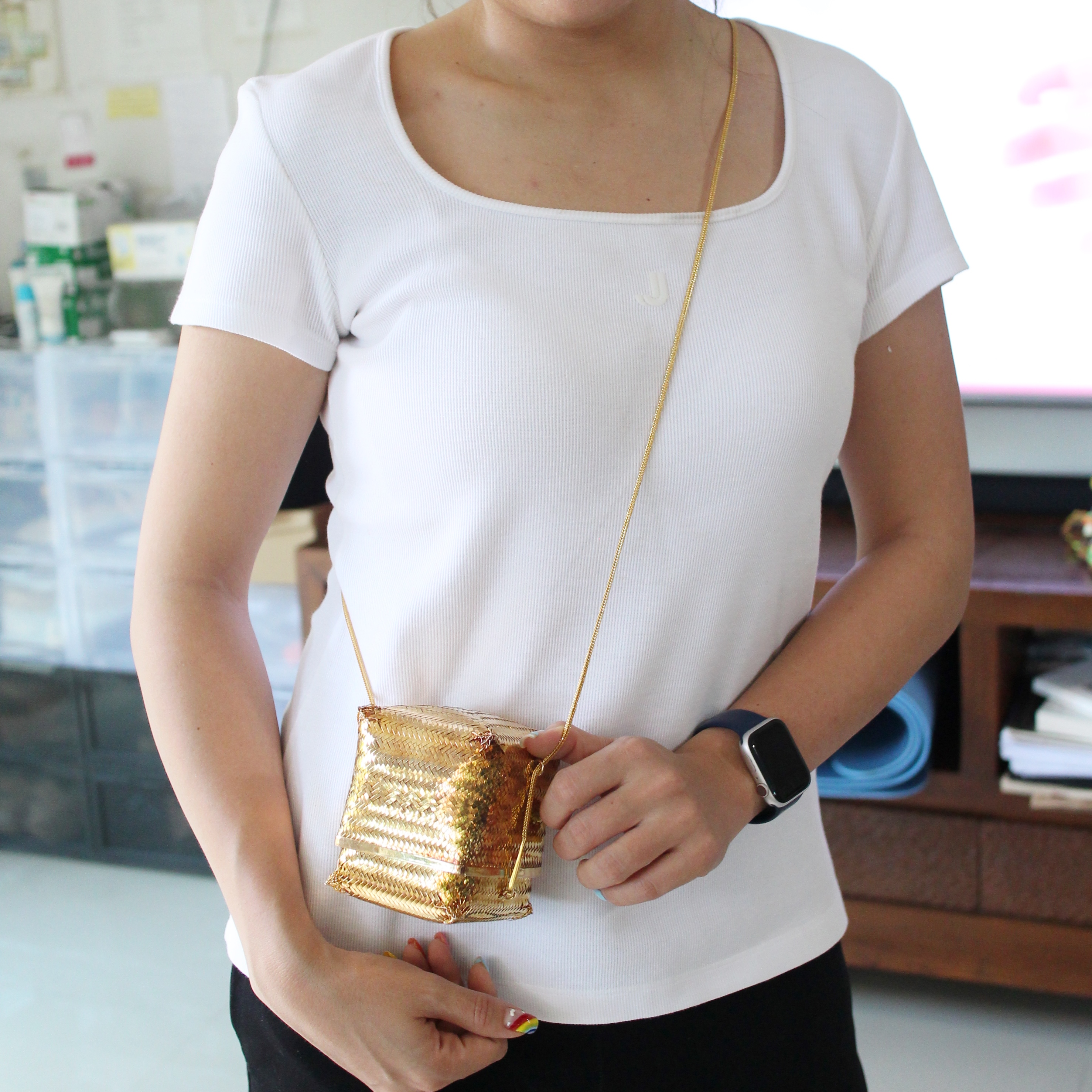 SI364 กระเป๋าสานทรงสีเหลี่ยม เงินกะไหล่ทอง นน. 261.8 กรัม