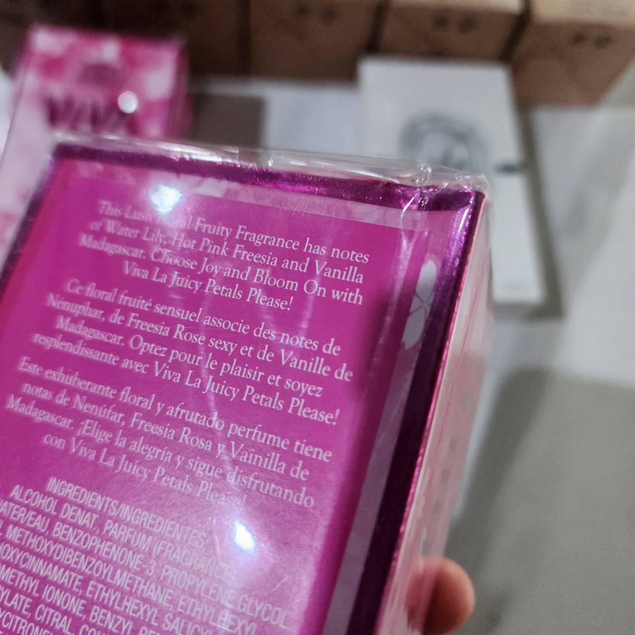 น้ำหอม Juicy Couture Viva La Juicy Petals Please 100ml กล่องซีล กล่องบุบ