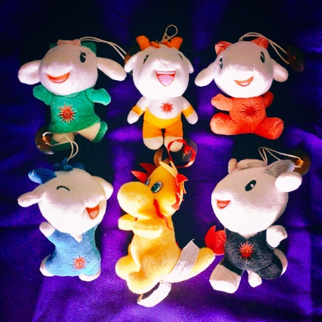 ตุ๊กตาแพะ มาสค็อตเอเชี่ยนเกมส์ ปักกิ่ง 2010 (มือสองหายาก) มีตัวแถมตุ๊กตามังกรทองน้อยน่ารัก ขนาดโดยประมาณ 11-14 CM