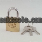 OOO กุญแจทองเหลือง ตราสามห่วง คอสั้น