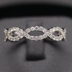 RG250150 แหวนเพชรอินฟินิตี้ เพชรแท้ 42 เม็ด 0.65 กะรัต ทองแท้ 18k นน.รวม 3.6 กรัม ขนาดแหวน 60