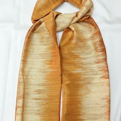 ผ้าคลุมไหล่ผ้าไหม ไหมแท้ ทอลายมัดหมี่ เนื้อหยาบนุ่ม ขนาด 67x180 สีส้มครีม รหัส ZM-ST-032