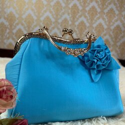 กระเป๋าถือผ้าไหม ขนาด 15x20ซม. สีฟ้า รหัส GLC-KN0708661404