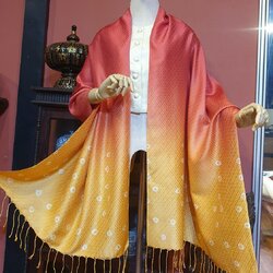 พรีออเดอร์ 3-7วัน ผ้าคลุมไหล่ไหม ยกดอก มัดย้อม ไล่เฉดสี ขนาด 65x200ซม. สีแดงส้ม สีเหลือง รหัส ZYE-TT1027663