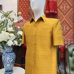 เสื้อสูทไหมแพรวา แขนสั้น พื้นสีเหลืองทอง ไซส์ M รหัส DR-BM-1128661145