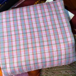 ผ้าไหมลายสก็อต เนื้อเรียบนุ่ม ขายตามความยาวหลา สีคละสี รหัส A9-AA100566172011