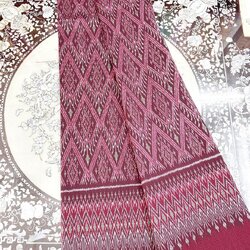 ซิ่น ผ้าไหมมัดหมี่ ไหมแท้ 6ตะกอ ทอยกดอก ขนาด 1x2เมตร ลายระย้ากษัตริย์ สีแดง รหัส L9A-ST-1207661607