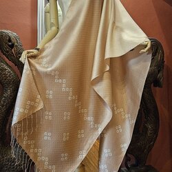 ผ้าคลุมไหล่ไหม ยกดอก มัดย้อม ไล่เฉดสี ขนาด 65x200ซม. สีน้ำตาลเปลือกไม้ รหัส ZYE-TT-1128661