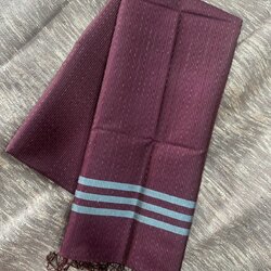 ผ้าคลุมไหล่ผ้าไหม ขนาด 65x200ซม.ลายอัมปรม มีชายครุย สีแดงเลือดหมู รหัส L5A-AA-0710681