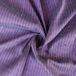 ผ้าไหมลายเกล็ดเต่า ไหมแท้ สีม่วง ตัดขายเป็นเมตร รหัส R1D-76-P3918