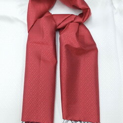 ผ้าพันคอผ้าไหม สไบ ผ้าพันคอไหม สีพื้น ผืนเล็ก ขนาด 32x140cm สีแดง รหัส ZYA-032