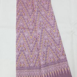 ซิ่น ผ้าไหมมัดหมี่ 2ตะกอ ขนาด กว้าง 95ซม. ยาว 2หลา พื้นสีม่วง รหัส R1Q-476