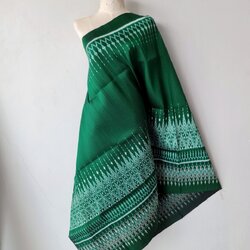 ซิ่น ผ้าไหมมัดหมี่ 3ตะกอ ขนาด 1x2เมตร ลายเชิงล่าง พื้นสีเขียว รหัส R2Q-119-MM3H1