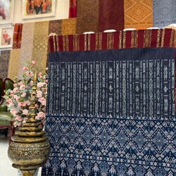 ซิ่น ไหมมัดหมี่ต่อเชิงแพรวา ขนาด 1x2เมตร ท้องผ้าสีน้ำเงินคราม หัส P2-BM-1106683