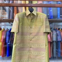 เสื้อสูทไหมแพรวา แขนสั้น พื้นสีเขียว ไซส์ M รหัส DR-BM-121566094431