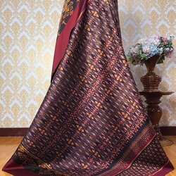 ซิ่น ผ้าไหมมัดหมี่ 3ตะกอ ขนาด 1x2เมตร มีหน้านาง พื้นสรน้ำตาล รหัส R2Q-KN-06196829