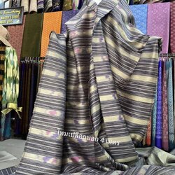 ผ้าไหมลายพิเศษ มัดหมี่เนื้อหนา ไหมแท้ สีคละสี เลือกตามขนาด รหัส MMFZ-116-04116809