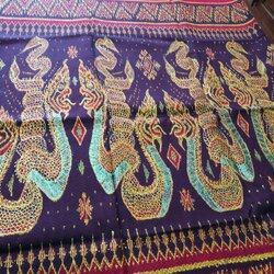 ซิ่น ผ้าไหม ลูกแก้ว มัดหมี่ ไหมแท้ ขนาด 1x2เมตร ลายพญานาค เขียนทอง พื้นสีแดงเม็ดมะขาม รหัส M2A-NY1019652