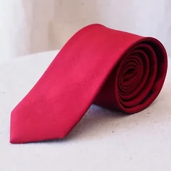 เนคไทผ้าไหมสีพื้น เนื้อเรียบ ขนาดกว้าง 2.5นิ้ว สีแดง รหัส NA-CT-102487
